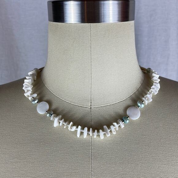 Cottage Grandmother White Shell Necklace - Picture 1 of 3